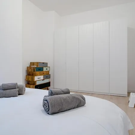 Apartment Borgovico Garden - The House Of Travelers *