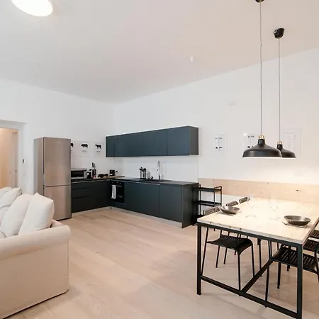 Borgovico Garden - The House Of Travelers Apartment Como