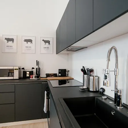 Borgovico Garden - The House Of Travelers Apartment
